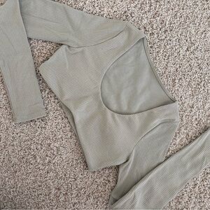 All Long Sleeved Ribbed Cropped Top